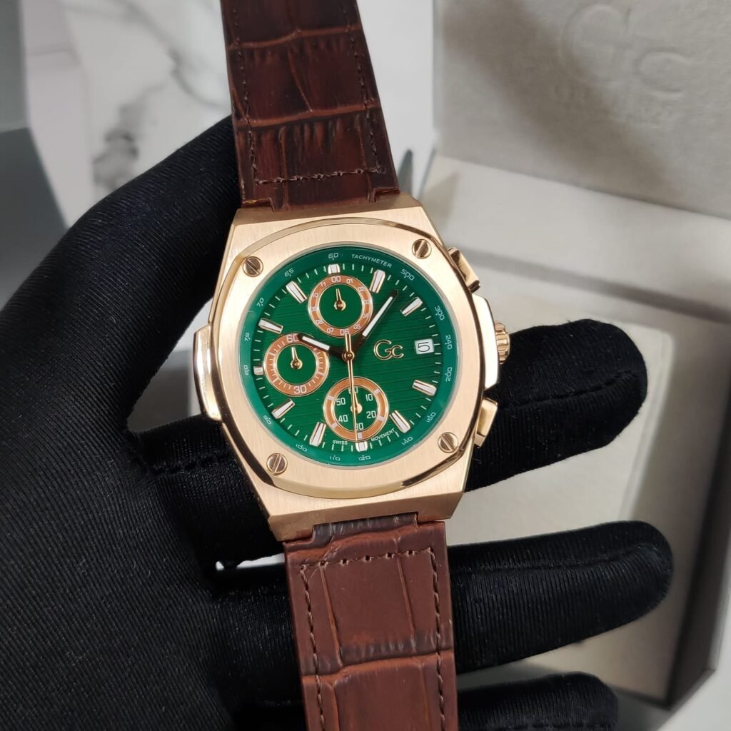 Guess Chronograph Y99011G9MF Analog Timepiece