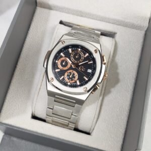 Guess Coussine Shape Chronograph Y99001G2MF